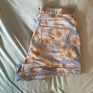 american eagle mom short